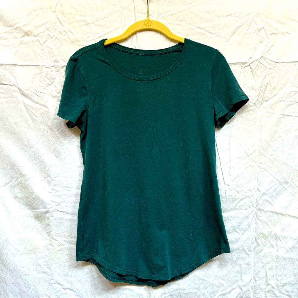 Lululemon workout tee